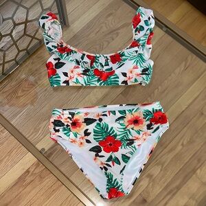 Cabana Del Sol floral ruffle bikini swimsuit size small